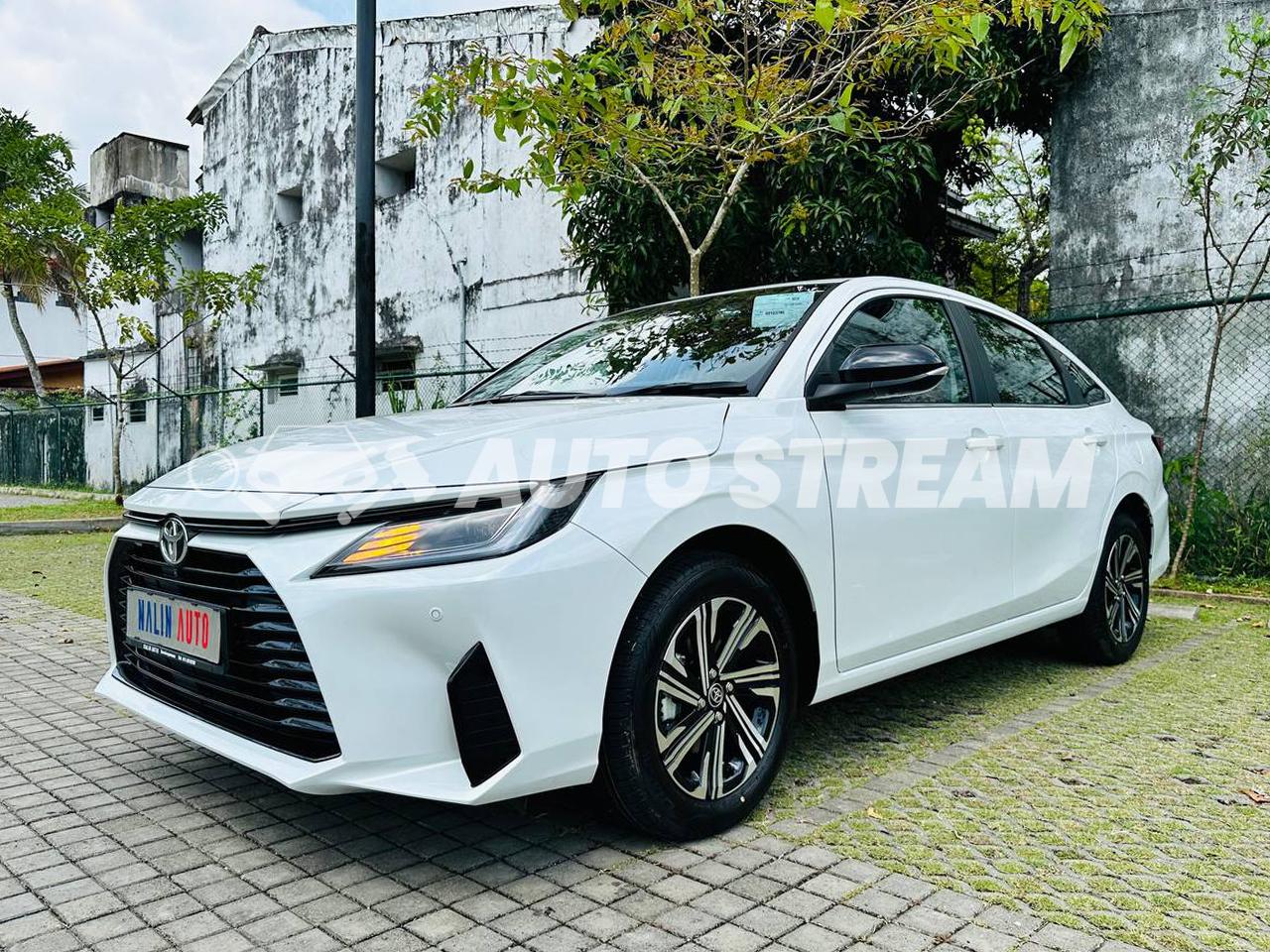 Toyota Yaris ATIV 2024 – autostream.lk